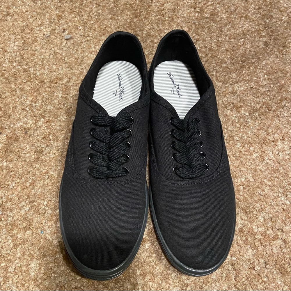 Universal Thread Black Canvas Sneakers